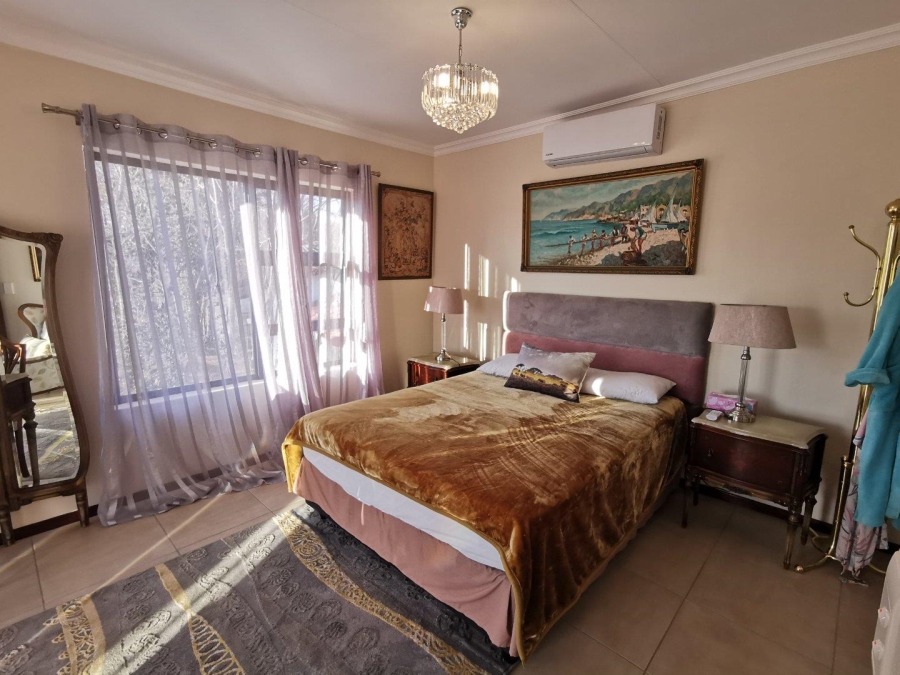 3 Bedroom Property for Sale in Van Der Hoff Park North West